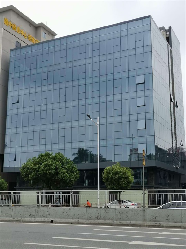 給粗野主義建筑“澆”上玻璃幕墻，看曼哈頓舊倉庫如何涅槃重生