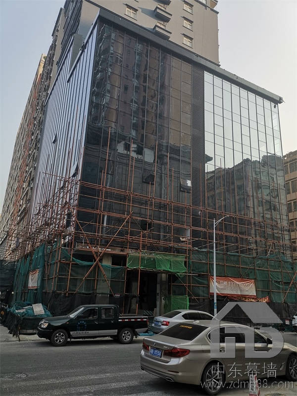 為什么現代建筑用玻璃幕墻？